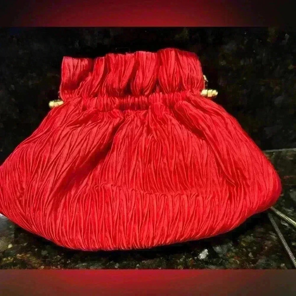 VINTAGE designer Carolyne Barton satin ribbed gold clasp/chain evening purse. - Picture 4 of 6